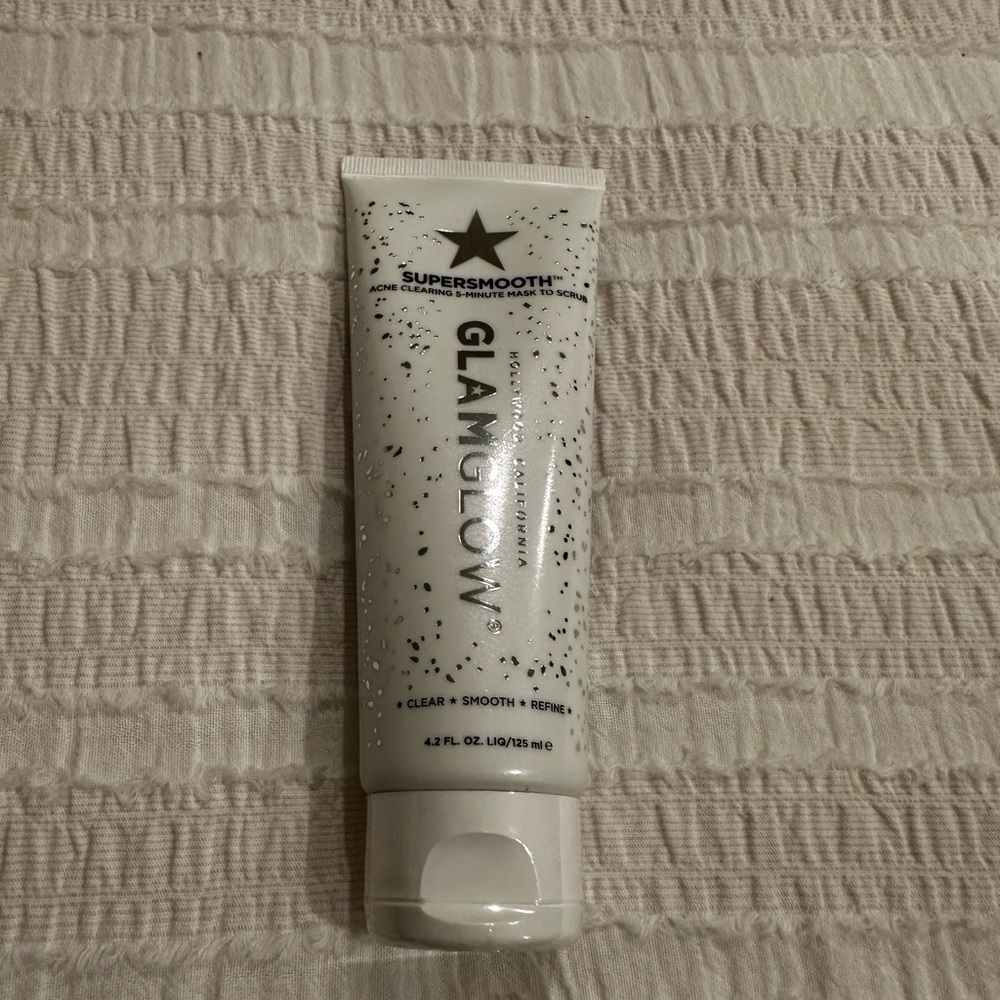 GLAMGLOW Supersmooth Exfoliating acne clearing 5 minute Mask to scrub